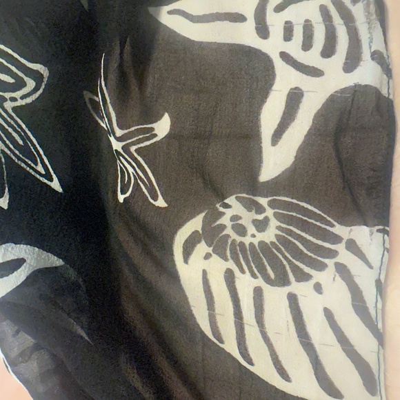Beach Shells Black and White Sarong Swim Scarf Wrap - Picture 8 of 10